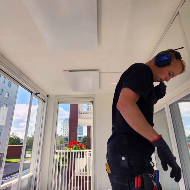 Svenska Villagruppen hjälper villa- och småhusägare att göra sina hem mer hållbara, hälsosamma och energieffektiva.